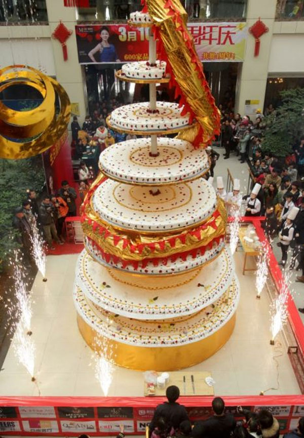 World's Tallest Cake