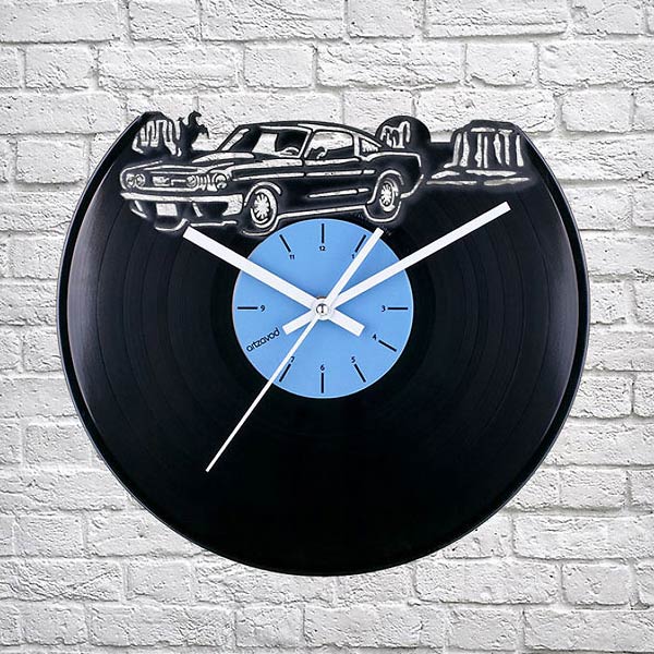 A Unique Clock Collection Made Of Old Vinyl Records