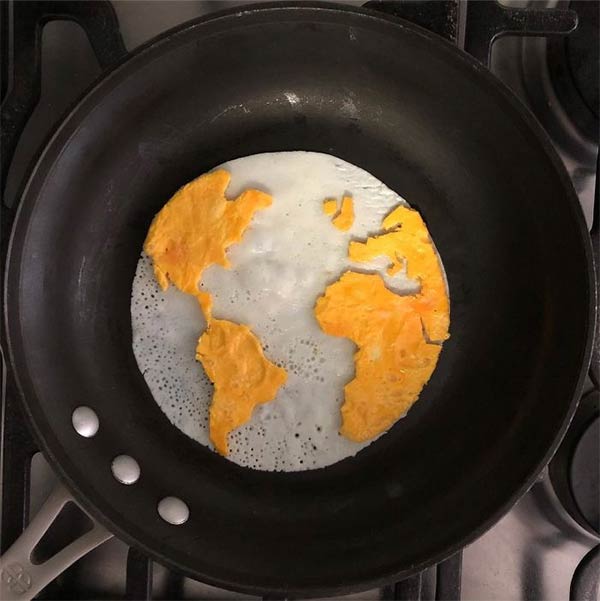 Medical student turns fried eggs into stunning works of art