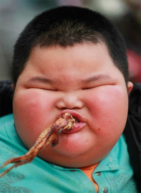 Chinese 4 year old fat boy weighs 62KG