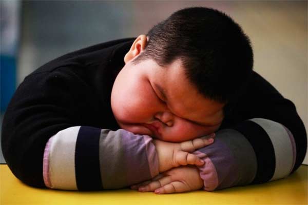 Chinese 4 year old fat boy weighs 62KG