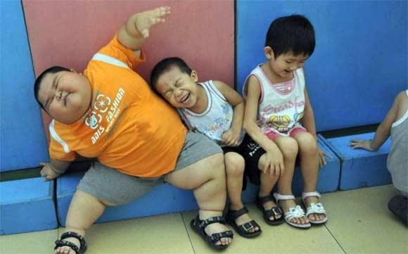 Chinese 4 year old fat boy weighs 62KG