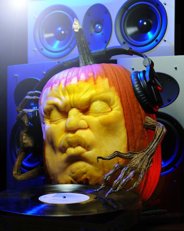 DJ Pump, A Record-Spinning 3D Carved Pumpkin Sculpture