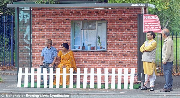 Bus stops that became homes overnight: Street artists in protest against banks