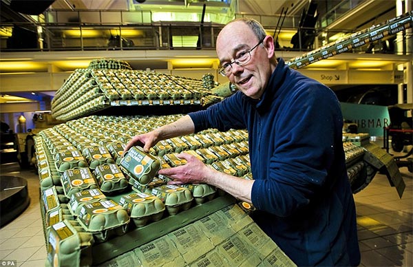 Full-size Tank Made From More Than 5,000 Egg Boxes