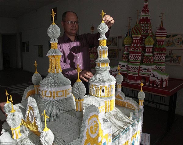 Origami Models of Famous Cathedrals
