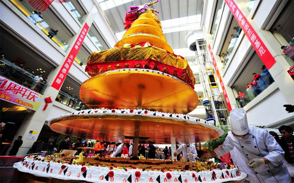 World's Tallest Cake