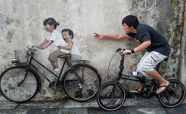 Interactive Street Art in Malaysia by Ernest Zacharevic