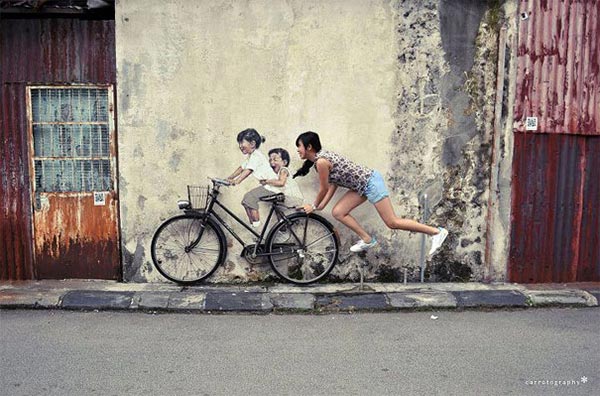 Interactive Street Art in Malaysia by Ernest Zacharevic