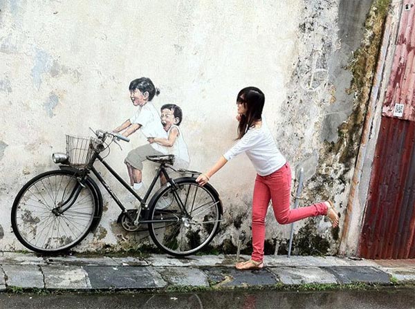 Interactive Street Art in Malaysia by Ernest Zacharevic