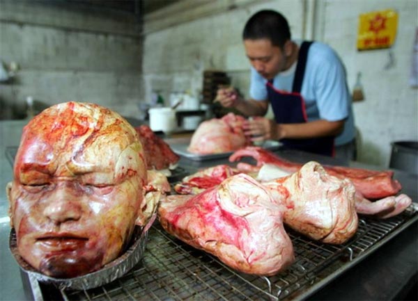 Body Bakery: Human Body Parts Sculpted Entirely From Bread