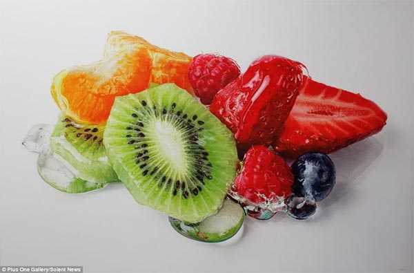 Tom Martin Hyper-Realistic Paintings