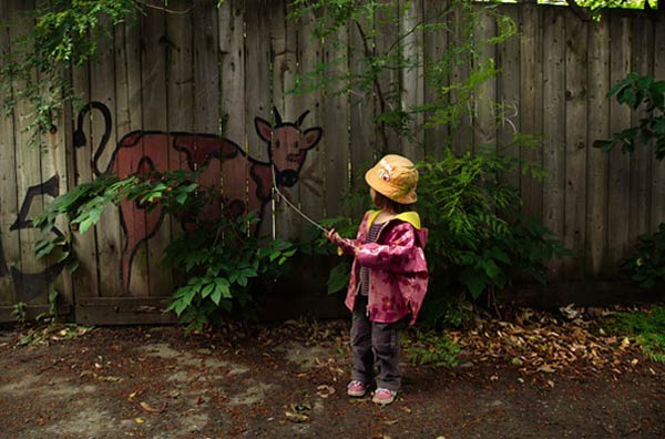 Please Draw Me a Wall: Creative Photos of People Interacting with Graffiti