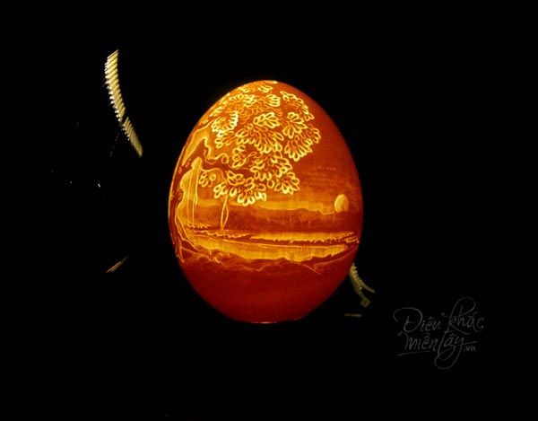 Vietnamese Artist Carves Eggshells into Stunning Works of Art