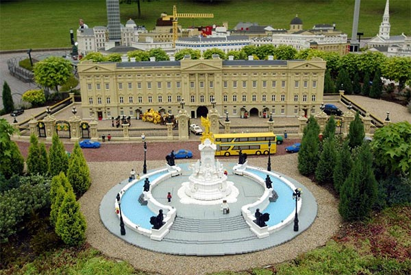 Lego model of Buckingham Palace