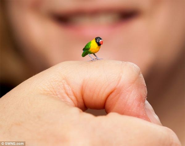 Miniature Animal Sculptures by Sadie Campbell