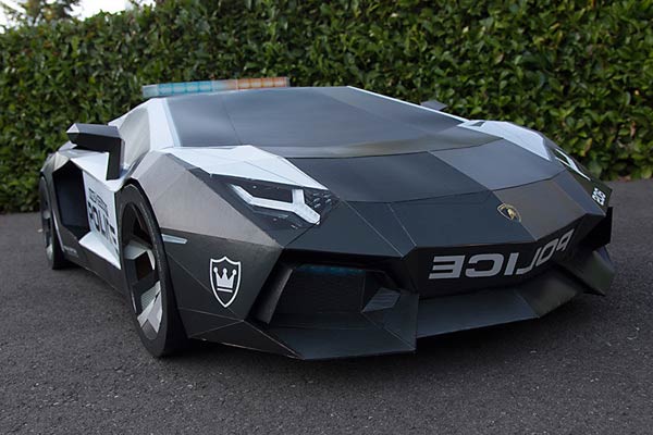 Life Sized Lamborghini Aventador is Made Completely Out of Paper