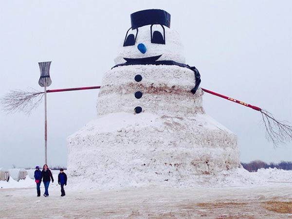 50-Foot Snowman