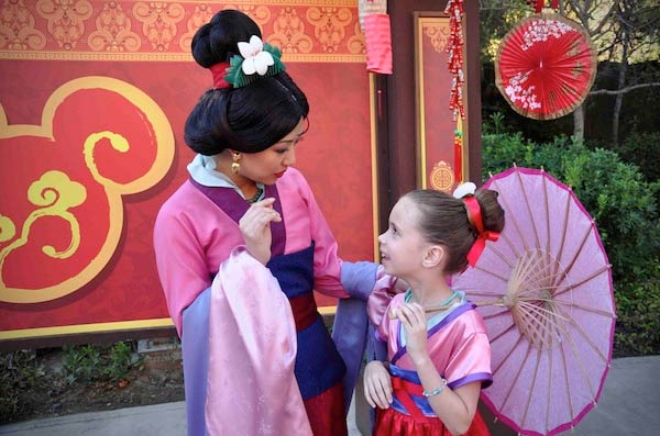 Mother Hand-makes Amazing Disney Costumes for Daughter