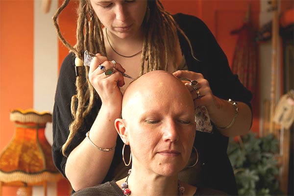 Henna Crowns For Cancer Patients