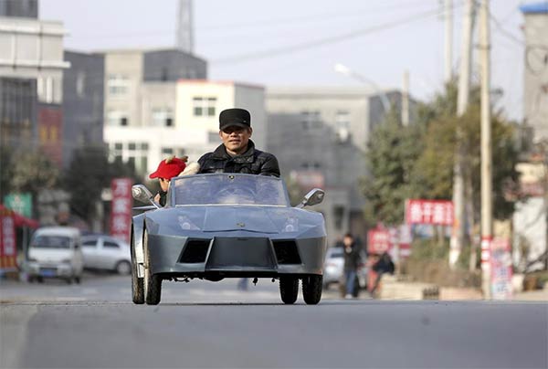 Chinese Farmer Built Homemade Replica of Lamborghini Aventador