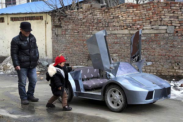 Chinese Farmer Built Homemade Replica of Lamborghini Aventador