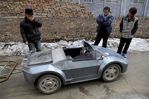 Chinese Farmer Built Homemade Replica of Lamborghini Aventador