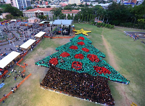 World's Biggest Human Christmas Tree