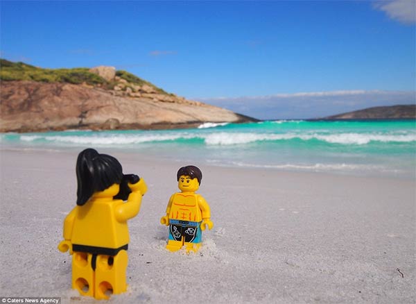 LEGO Travellers Couple