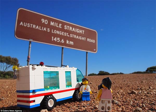 LEGO Travellers Couple