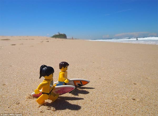 LEGO Travellers Couple