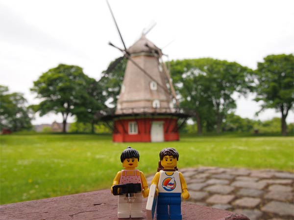 LEGO Travellers Couple