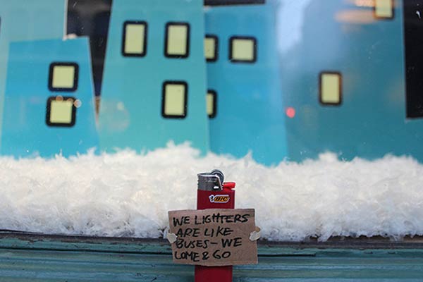 Funny Cardboard Signs Express the Thoughts of Lost Objects