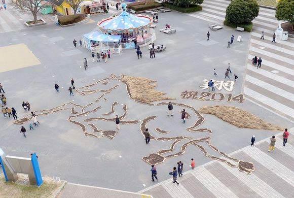 Horse Made Up From 30,000 Pine Cones