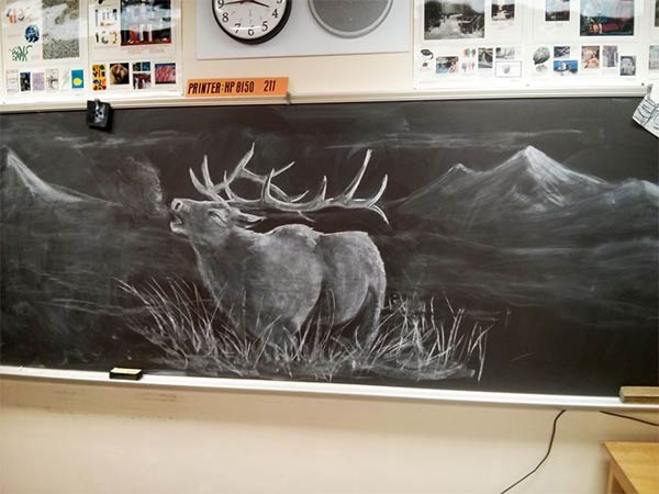 Art Teacher Draws Stunning Chalkboard Drawings