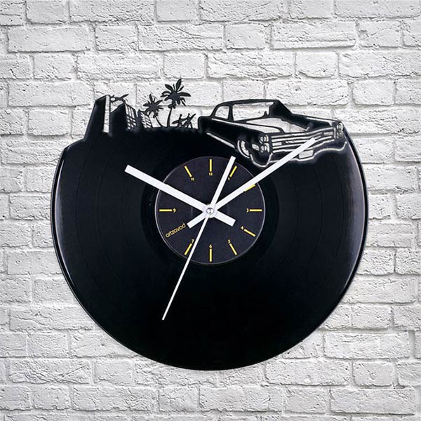 A Unique Clock Collection Made Of Old Vinyl Records