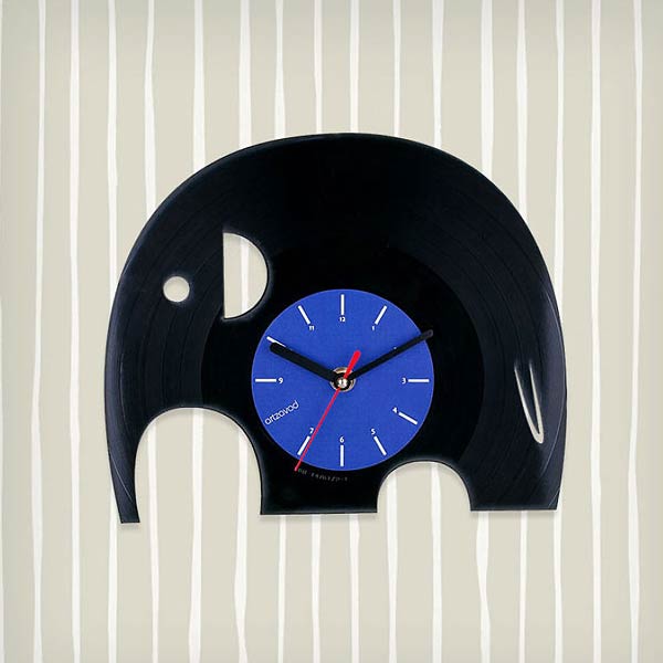 A Unique Clock Collection Made Of Old Vinyl Records