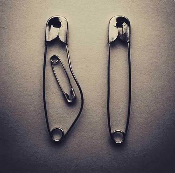 Baby Announcement Using Safety Pins