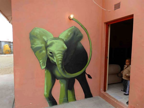 Elephant Graffiti Art title=