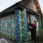 Woman Decorates her House with 30,000 Bottle Caps